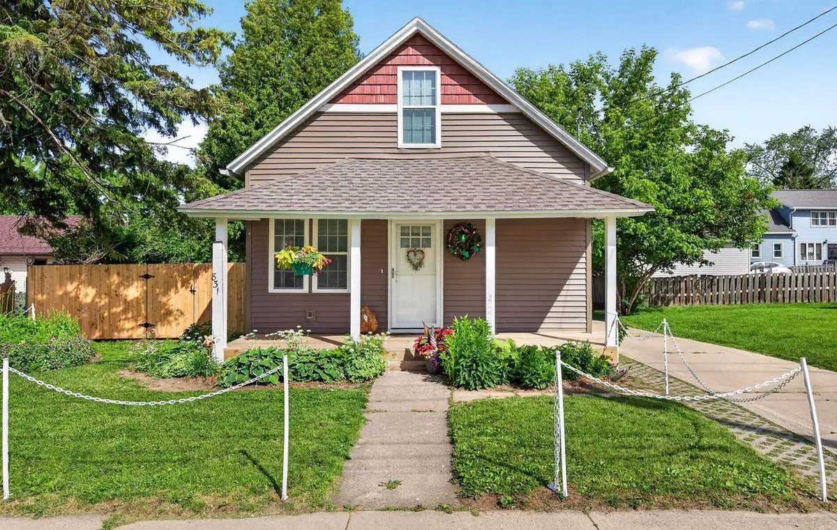 831 S BAIRD STREET, Green Bay, WI 54301 - #1