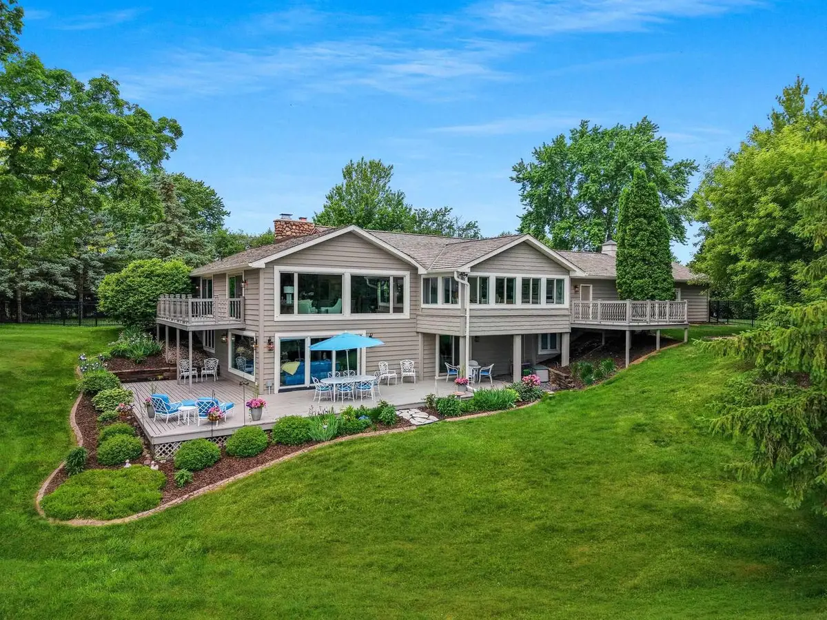 2281 LOST DAUPHIN ROAD, De Pere, WI 54115 - #1
