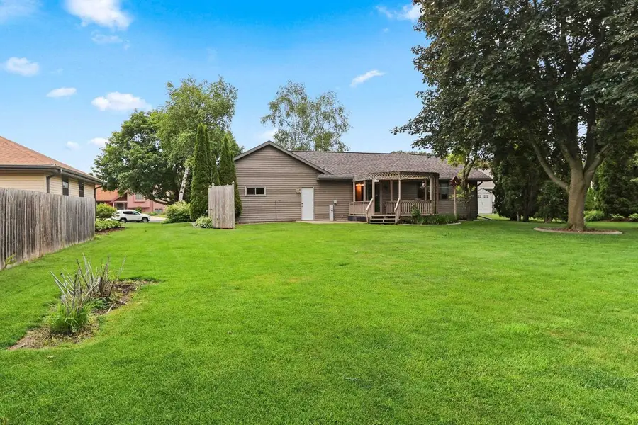28 GREVES COURT, Appleton, WI 54914 - #3