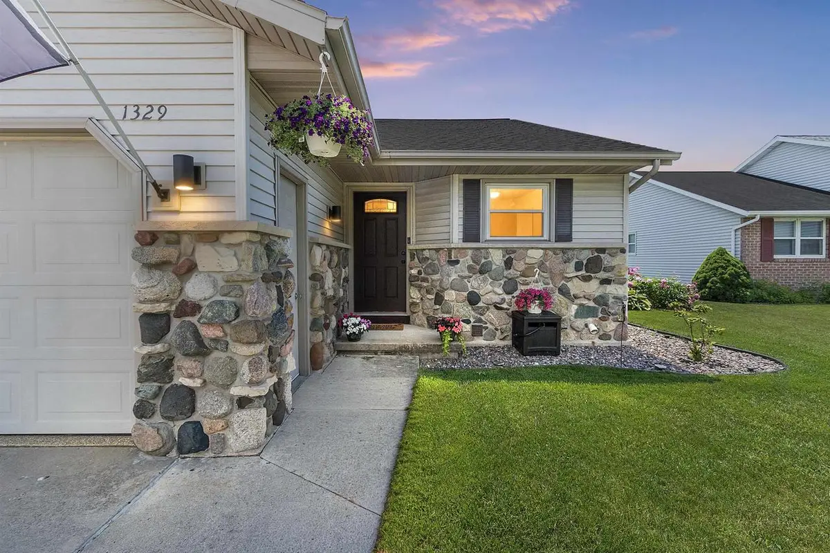 1329 S FRANCO COURT, De Pere, WI 54115 - #1