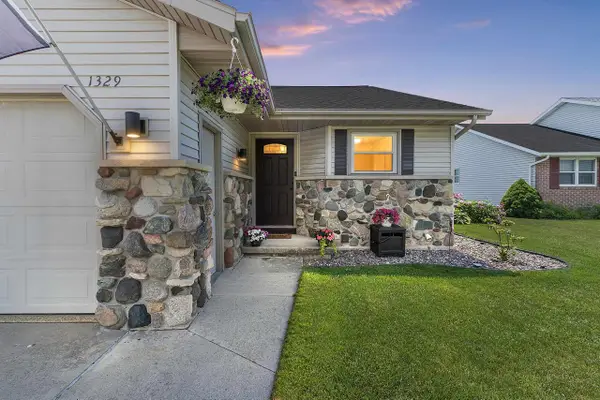 1329 S FRANCO COURT, De Pere, WI 54115