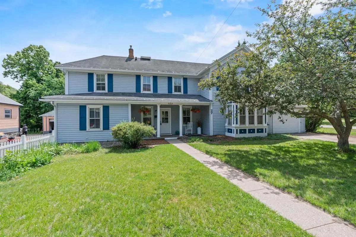 27 9TH STREET, Clintonville, WI 54929 - #1