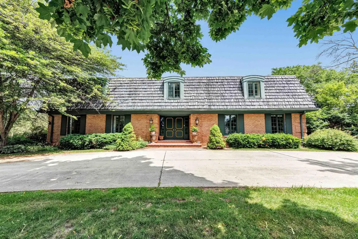 675 SUNSET CIRCLE, Green Bay, WI 54301 - #1