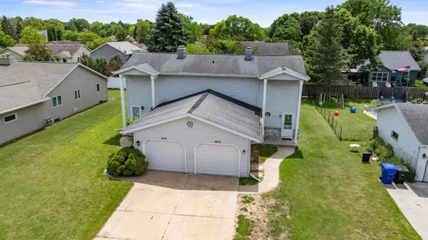 1633 W WEILAND LANE, Appleton, WI 54914