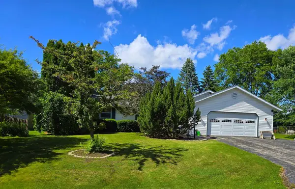 1430 SILVERWOOD LANE, Neenah, WI 54956