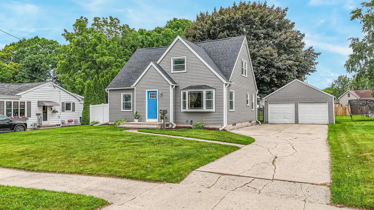 408 W LINCOLN AVENUE, Little Chute, WI 54140 - #1