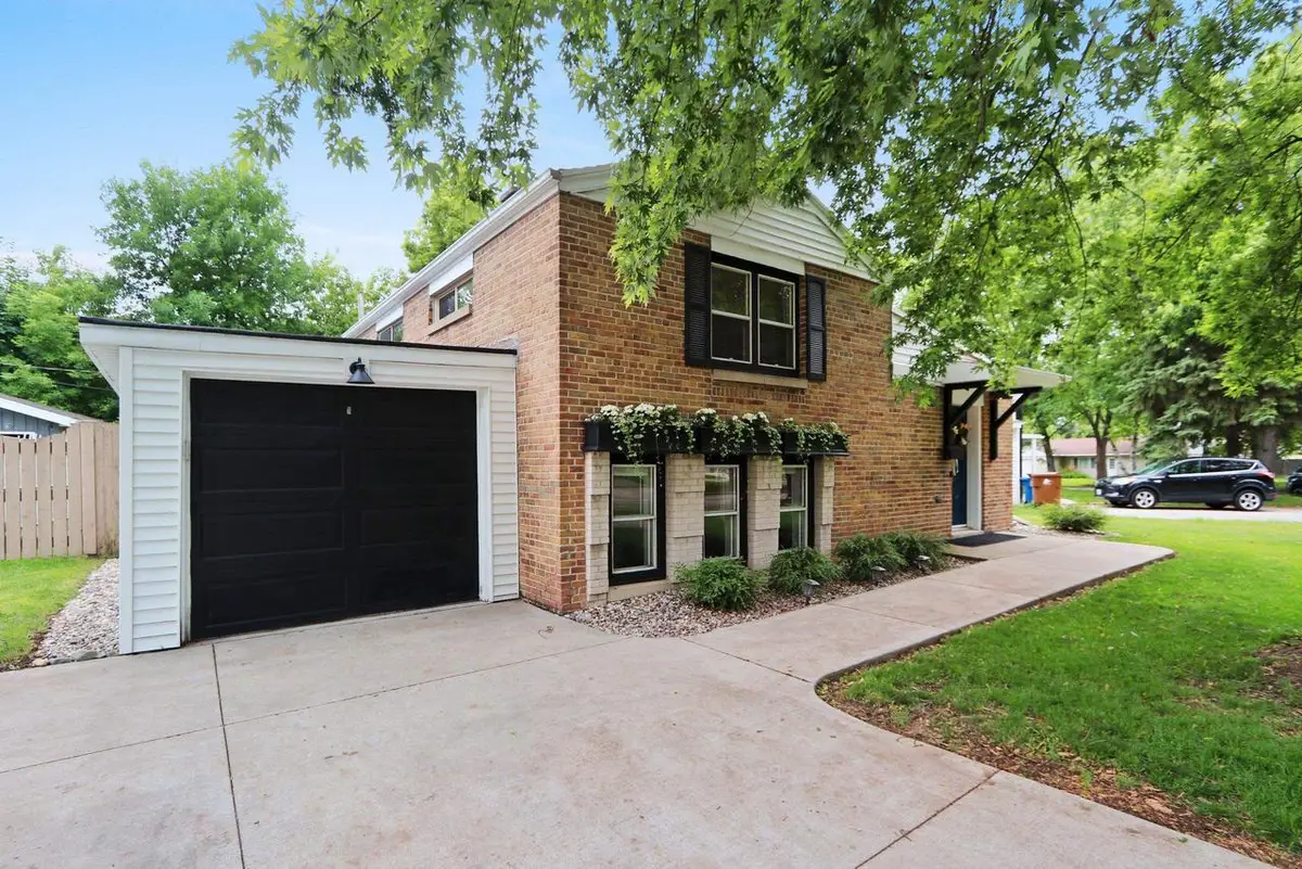 735 CARVER LANE, Menasha, WI 54952 - #1
