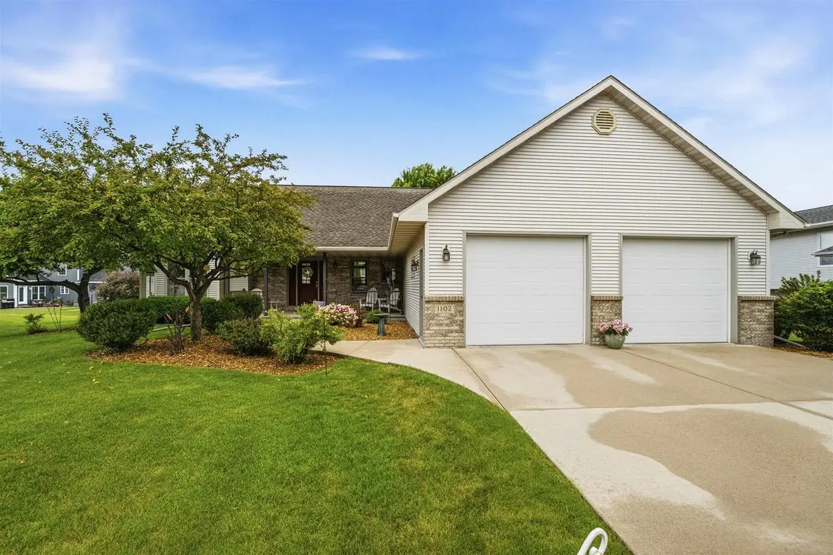 1102 CARRIAGE CIRCLE, Fond Du Lac, WI 54935 - #1