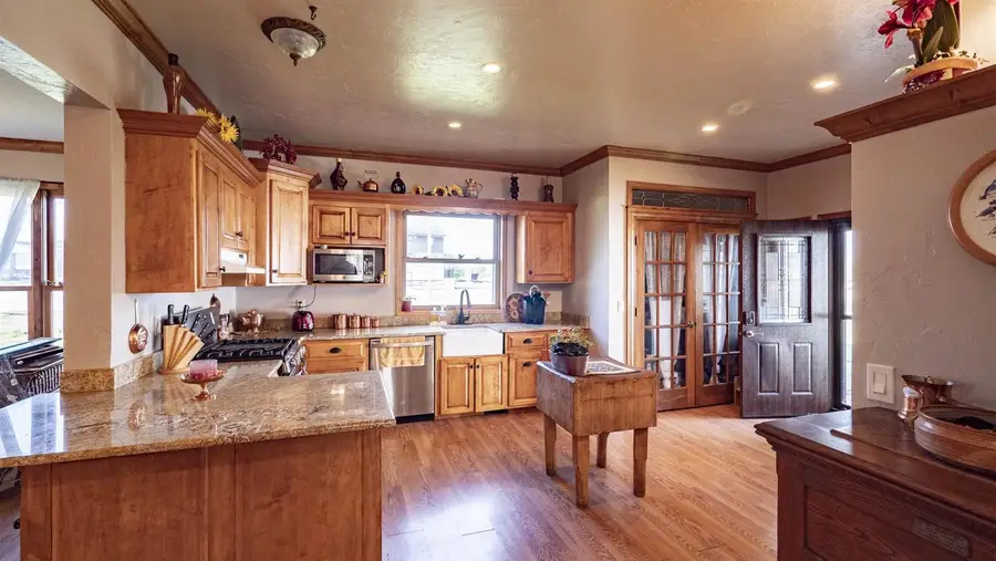 103 N WARRINGTON AVENUE, Cecil, WI 54111 - #3