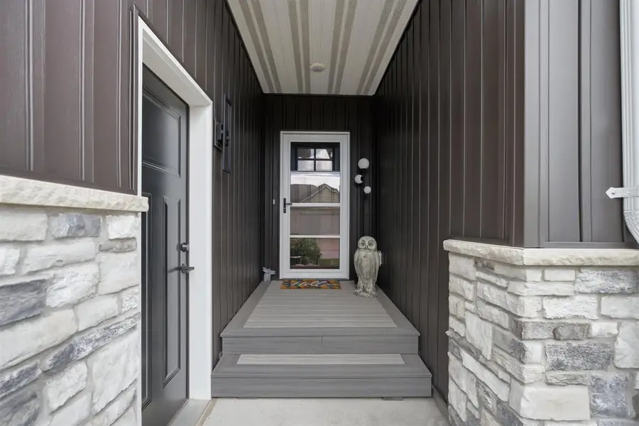 901 CLOVER COURT, Menasha, WI 54952 - #2