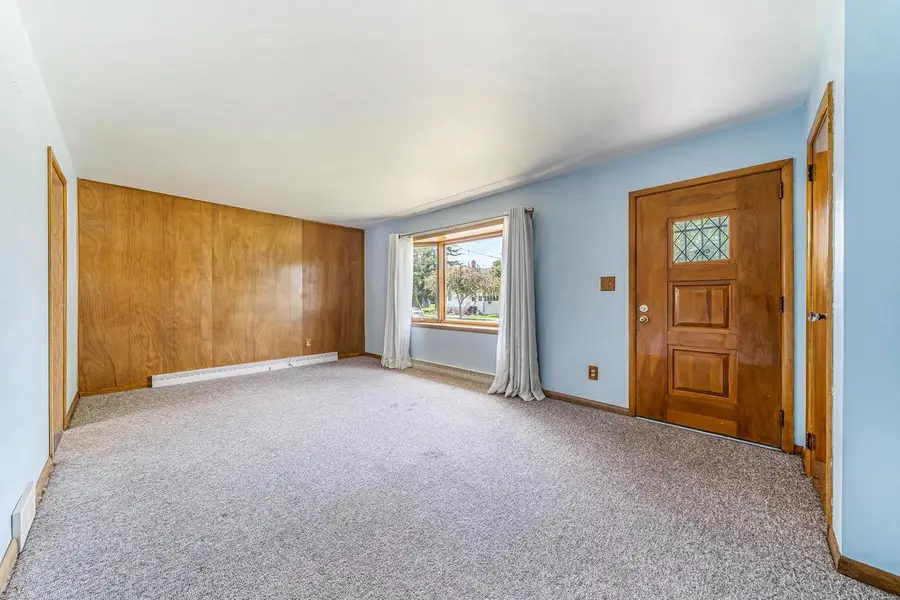 690 W 5TH AVENUE, Oshkosh, WI 54902 - #3