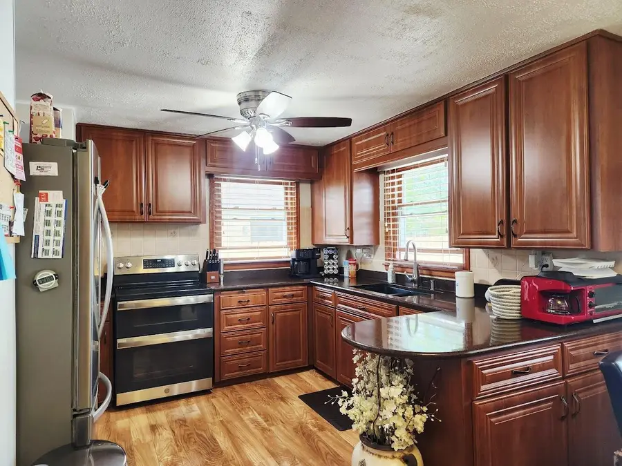 1430 S 19TH STREET, Sheboygan, WI 53081 - #3