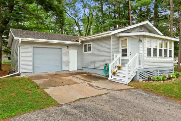 319 S CAMBRIDGE STREET, Wautoma, WI 54982
