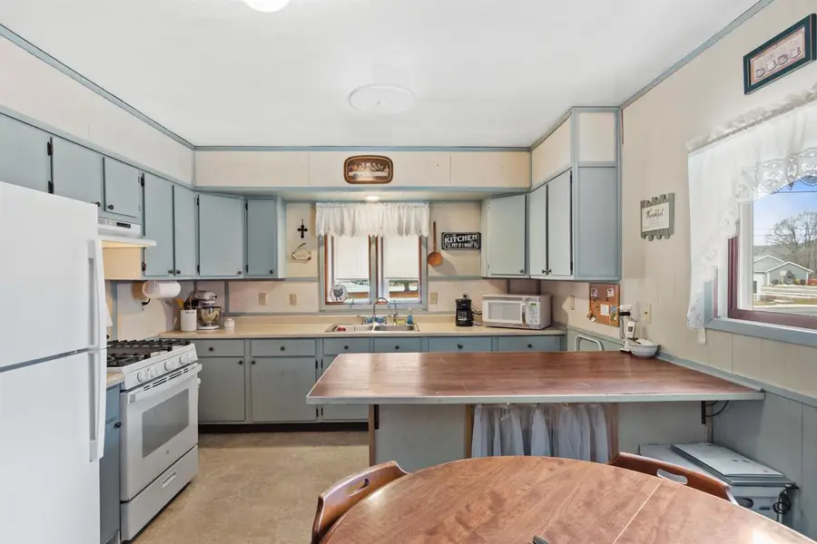 319 S CAMBRIDGE STREET, Wautoma, WI 54982 - #3