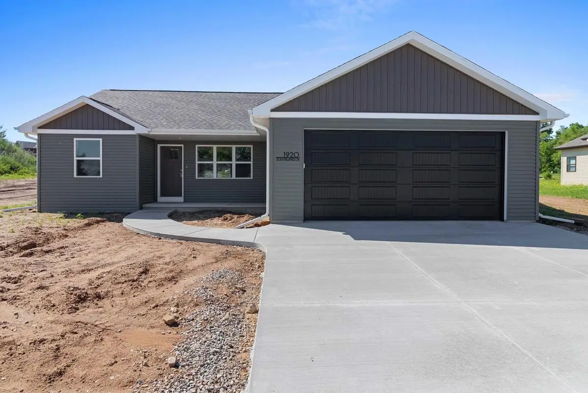 1920 SOUTHLAND LANE, New London, WI 54961 - #1