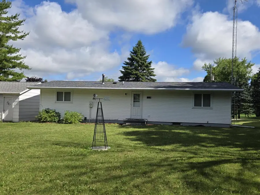 4535 HICKORY HEIGHTS AVENUE, Oshkosh, WI 54904 - #2