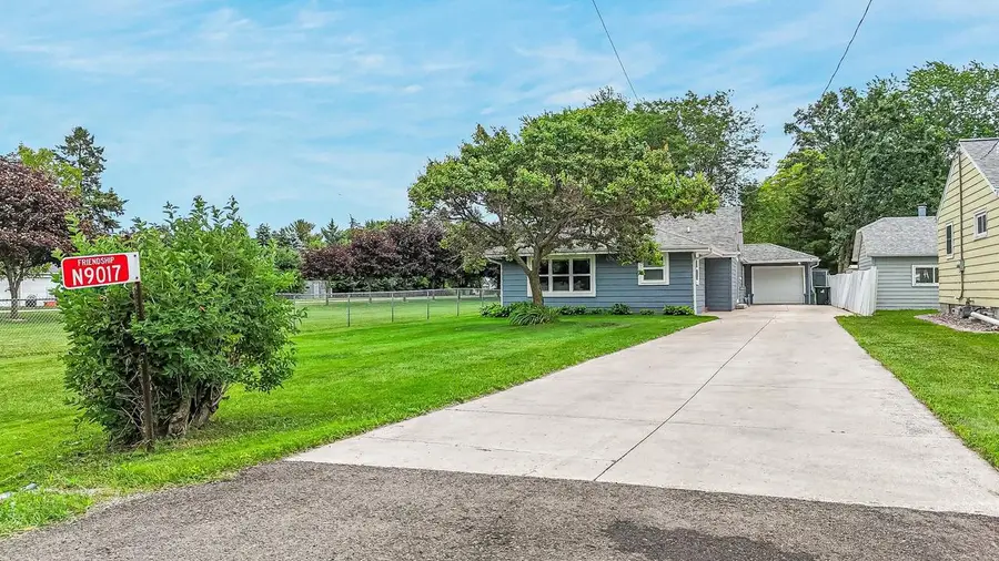 N9017 LAKESHORE DRIVE, Van Dyne, WI 54979 - #2