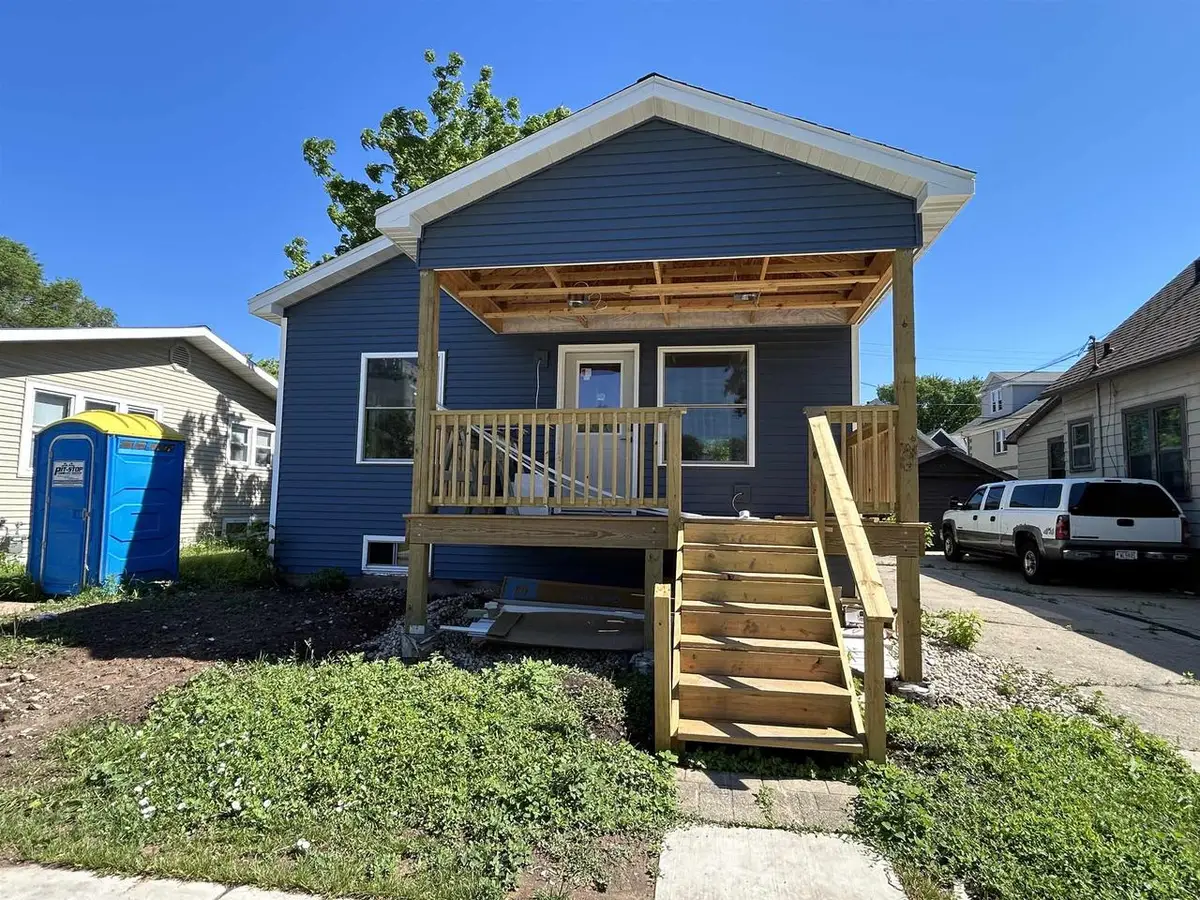 828 SCHOOL PLACE, Green Bay, WI 54303 - #1