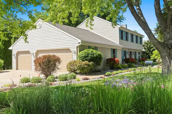 2920 THUNDERBYRD TRAIL, Green Bay, WI 54313