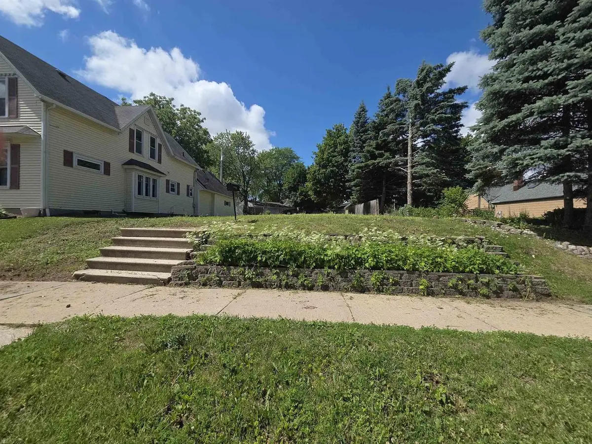 105 W 5TH STREET, Kaukauna, WI 54130 - #1