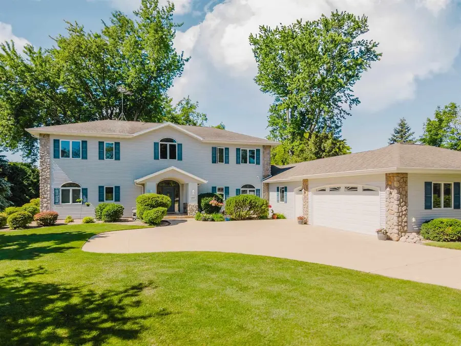 5457 NICKELS DRIVE, Oshkosh, WI 54904 - #2