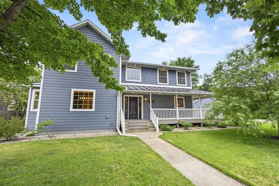 107 W SUMNER STREET, Weyauwega, WI 54983 - #2