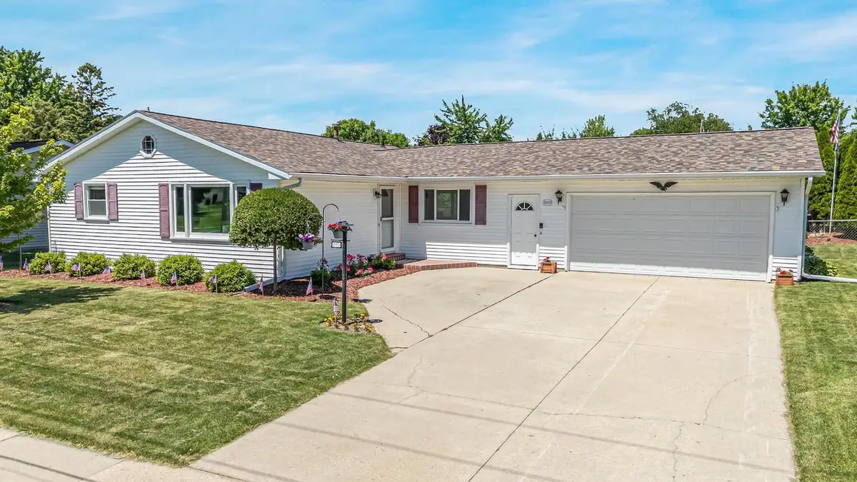 3600 E NEWBERRY STREET, Appleton, WI 54915 - #1