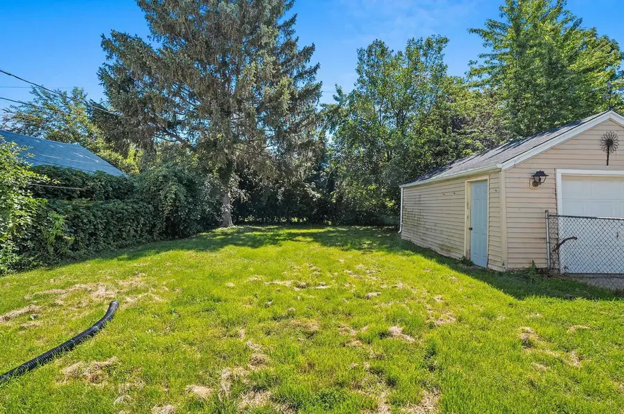 2214 N DIVISION STREET, Appleton, WI 54911 - #2