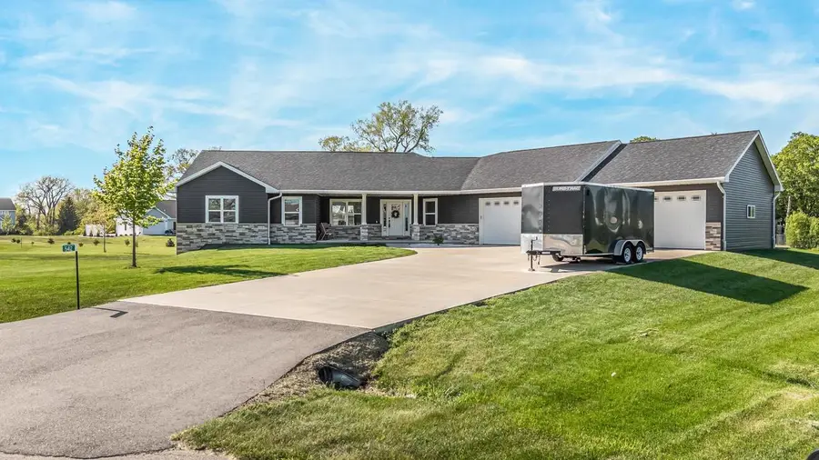 5412 WILDWOOD COURT, Winneconne, WI 54986 - #2