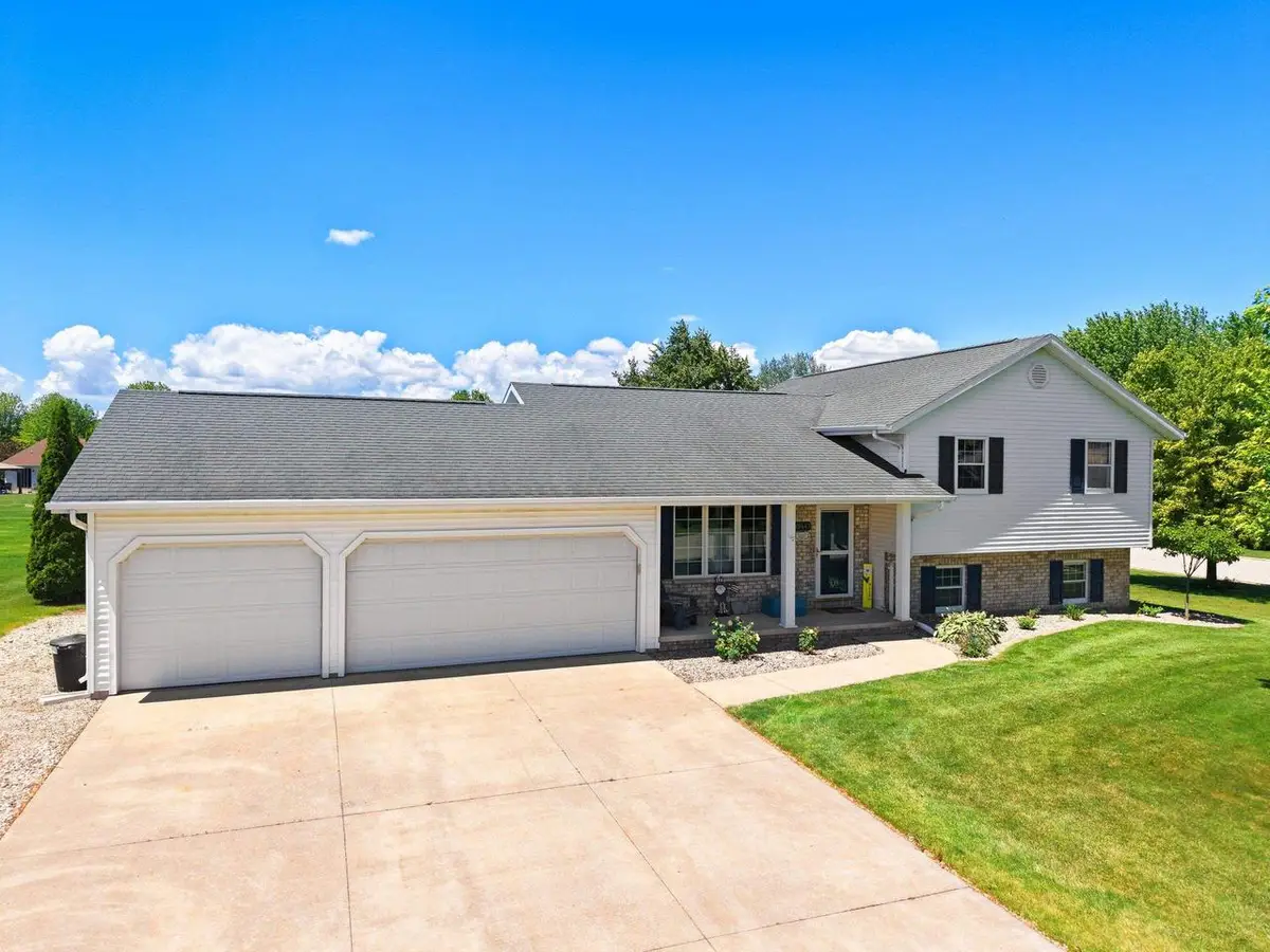N9443 HANDEL DRIVE, Appleton, WI 54915 - #1