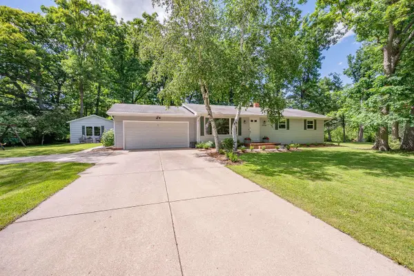2734 PIONEER DRIVE, Green Bay, WI 54313