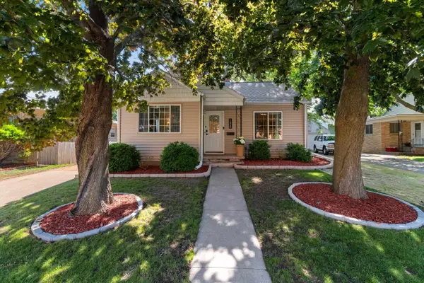 1550 DELAWARE STREET, Oshkosh, WI 54902