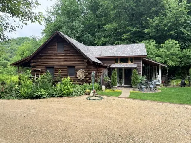 35537 LOG HOUSE LANE, Prairie Du Chien, WI 53821 - #1