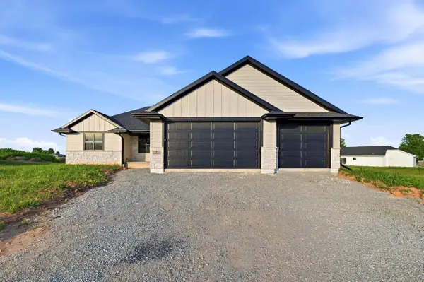 575 EMERALD ISLE COURT, Wrightstown, WI 54180