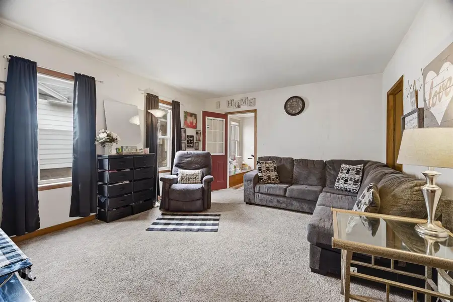 613 SHAWANO AVENUE, Oshkosh, WI 54901 - #3