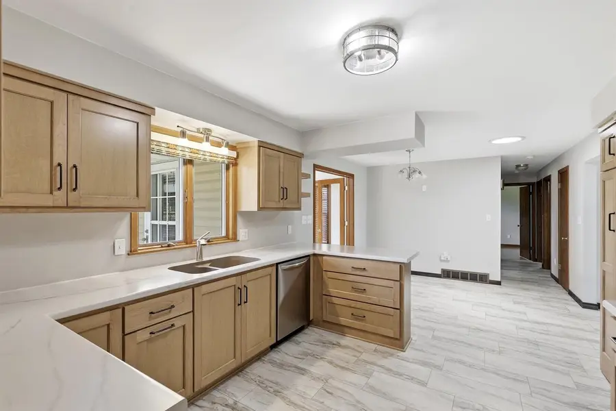 3517 W FLORIDA AVENUE, Appleton, WI 54914 - #3