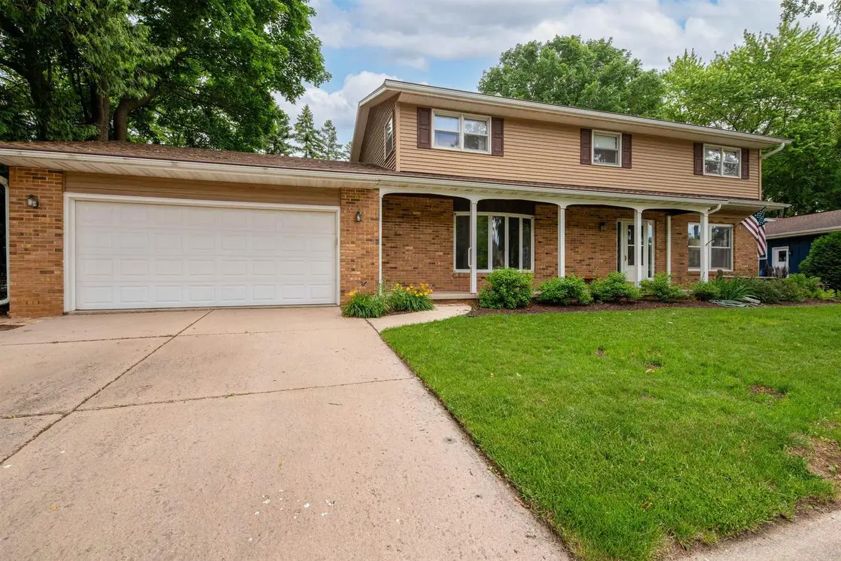 1040 MARICOPA DRIVE, Oshkosh, WI 54904 - #1