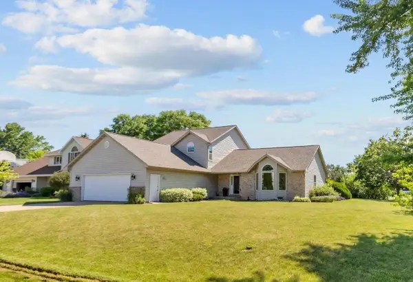 3040 PARK LAWN COURT, Appleton, WI 54911