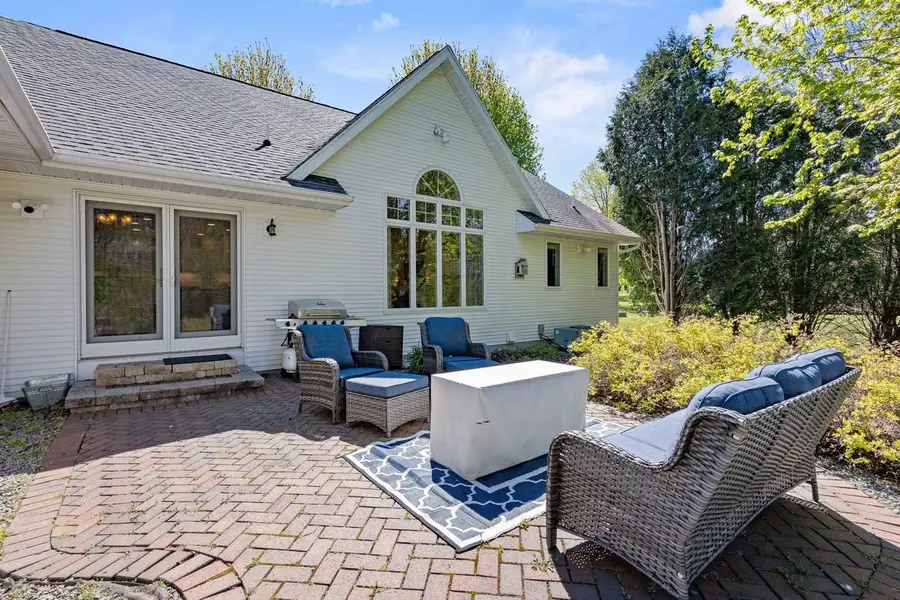 8045 SAQUARO COURT, Neenah, WI 54956 - #2
