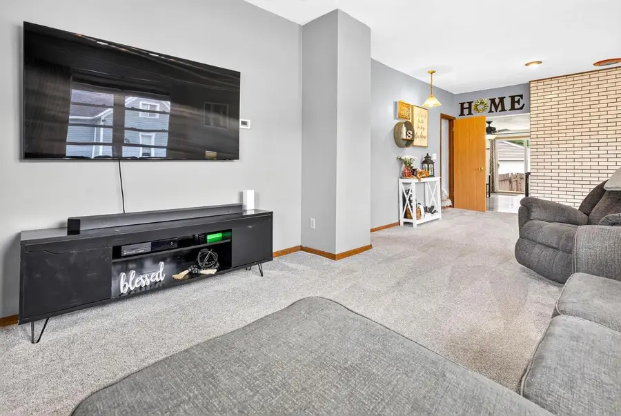 1013 E KIMBERLY AVENUE, Kimberly, WI 54136 - #3