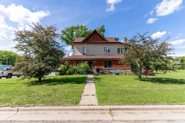 304 E 4TH STREET, Manawa, WI 54949