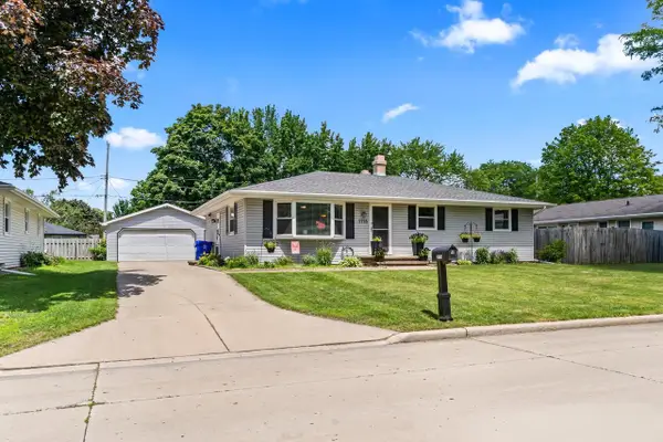 1118 E PARK HILLS DRIVE, Appleton, WI 54915