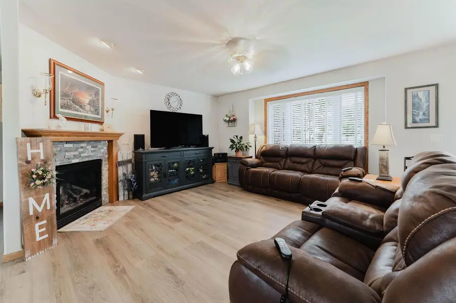 620 COURTLAND AVENUE, Oshkosh, WI 54901 - #3