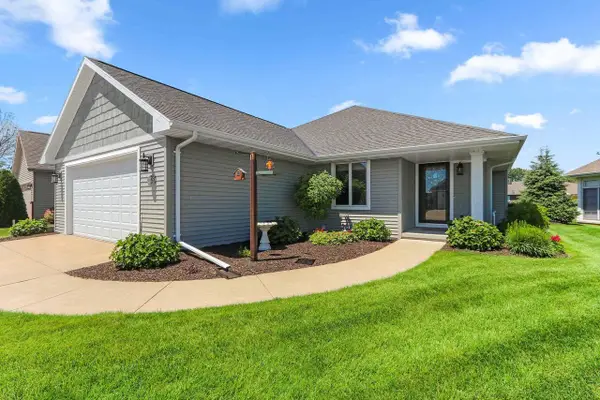2025 WISTERIA CIRCLE, Suamico, WI 54313