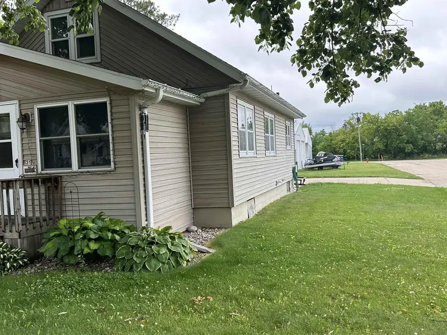 31 E 2ND STREET, Clintonville, WI 54929 - #2