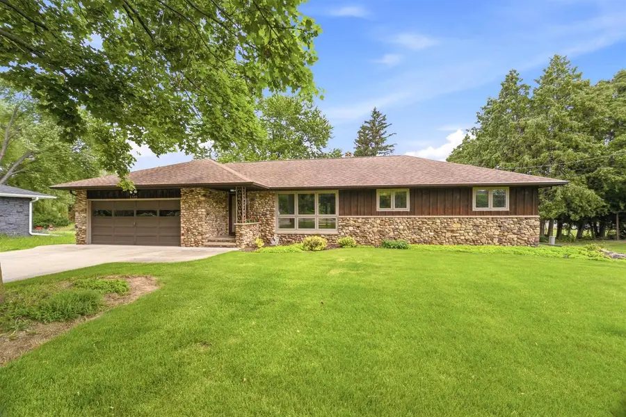 1102 S RIDGE LANE, Appleton, WI 54914 - #2