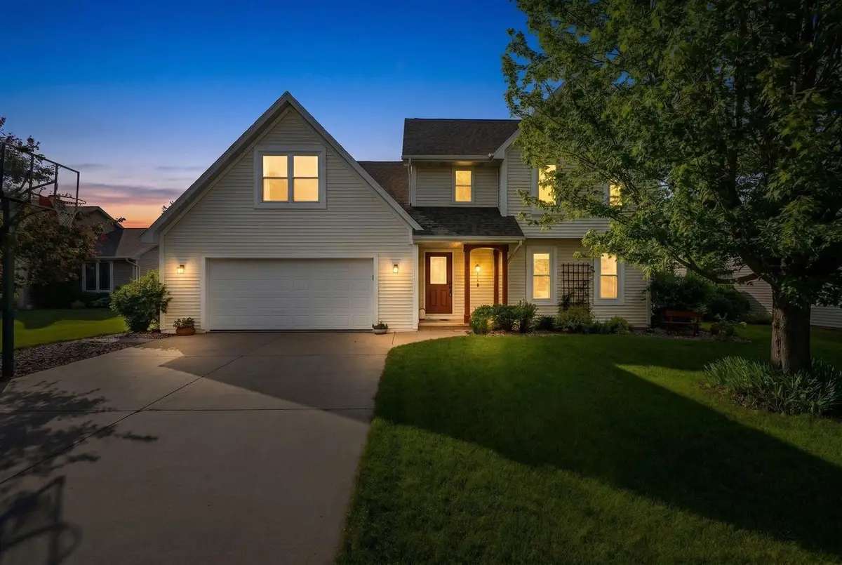 4501 N STONEBRIDGE COURT, Appleton, WI 54913 - #1