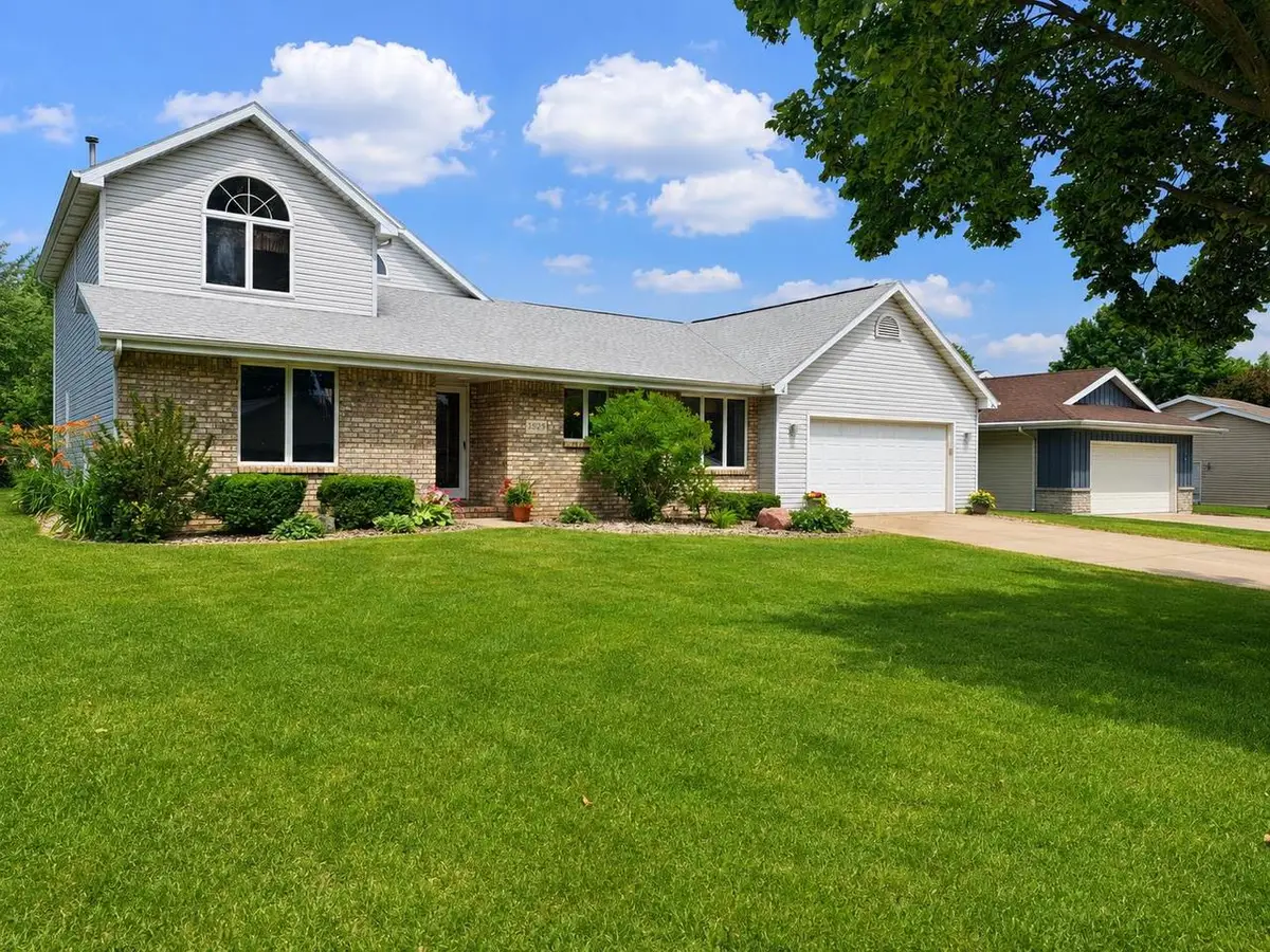 3529 N MORRISON STREET, Appleton, WI 54911 - #1