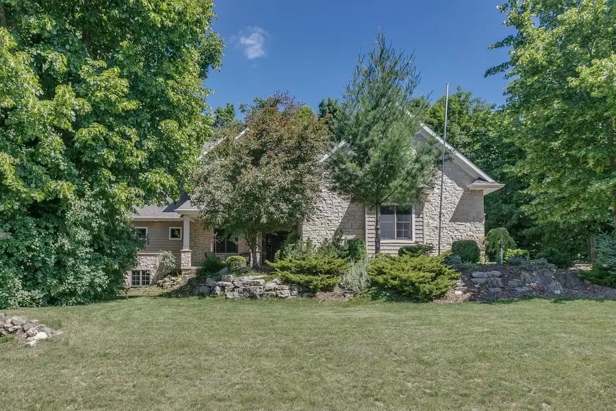 1387 RADCLIFF ROAD, Neenah, WI 54956 - #2
