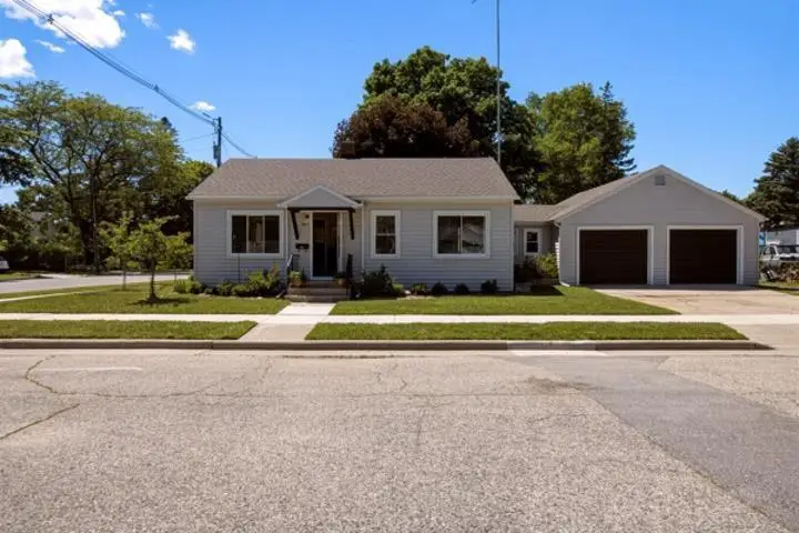 907 N 7TH AVENUE, Sturgeon Bay, WI 54235 - #2